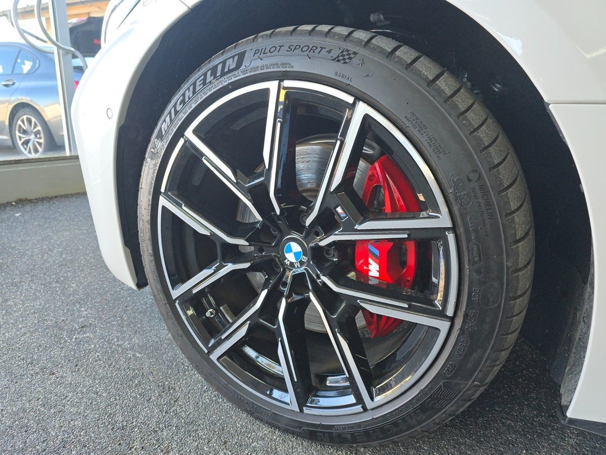 Hvid BMW i4 fra 2025