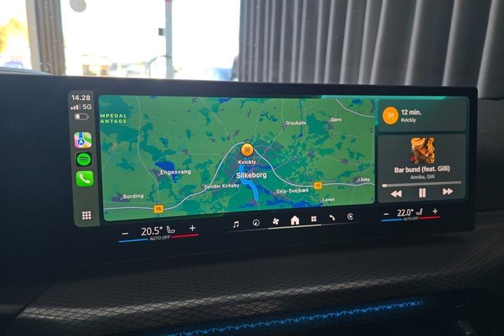 Hvid BMW i4 fra 2025