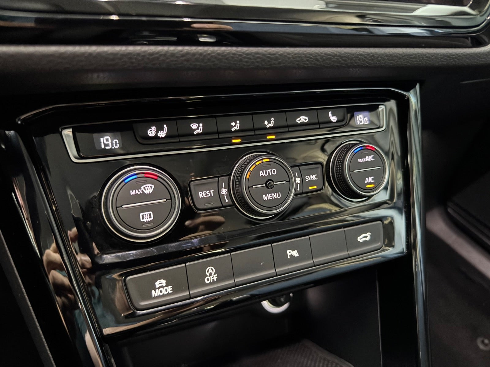 Sort VW Touran fra 2018