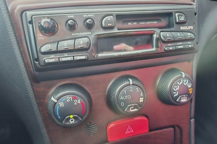 Sort Alfa Romeo 156 fra 1998
