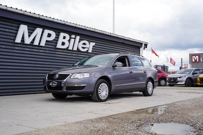 Grå VW Passat fra 2006