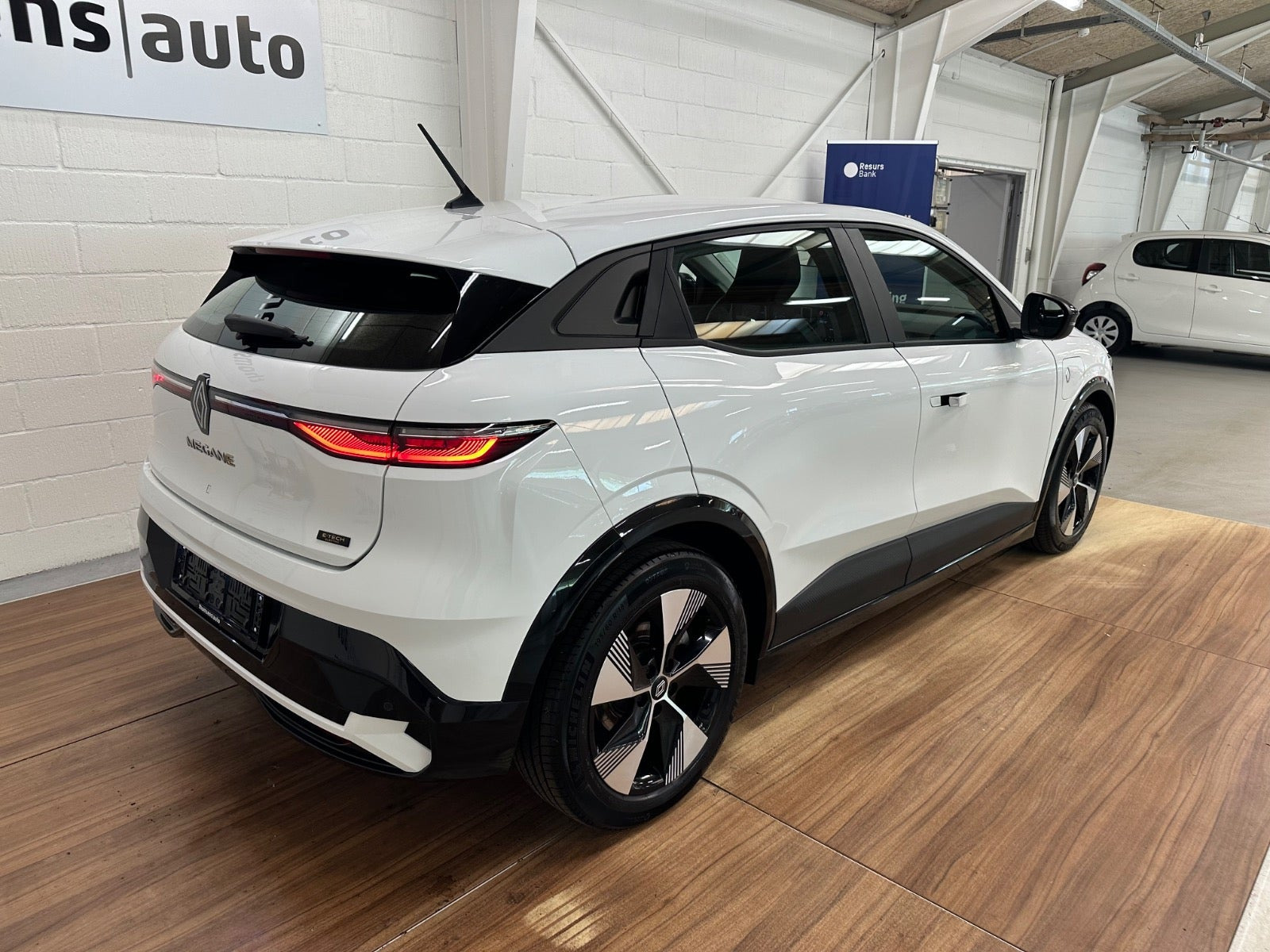 Hvid Renault Megane E-Tech fra 2024