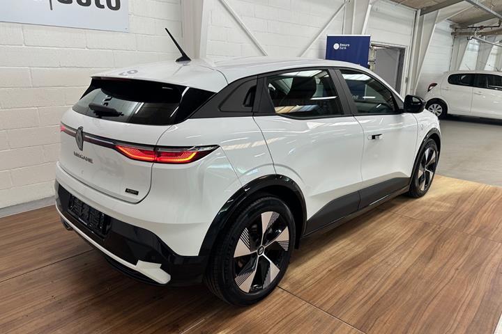 Hvid Renault Megane E-Tech fra 2024