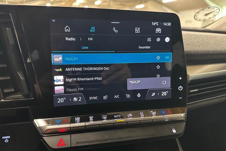 Hvid Renault Megane E-Tech fra 2024