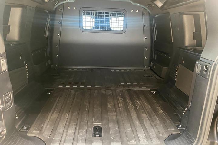 Sort Land Rover Defender 110 fra 2025