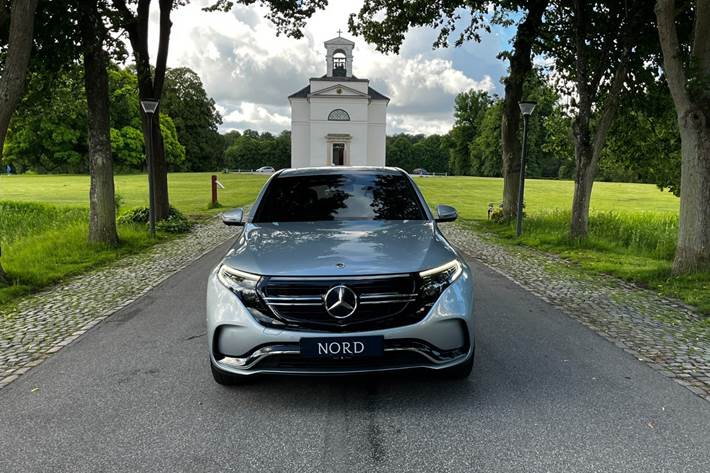 Sølv Mercedes EQC400 fra 2021