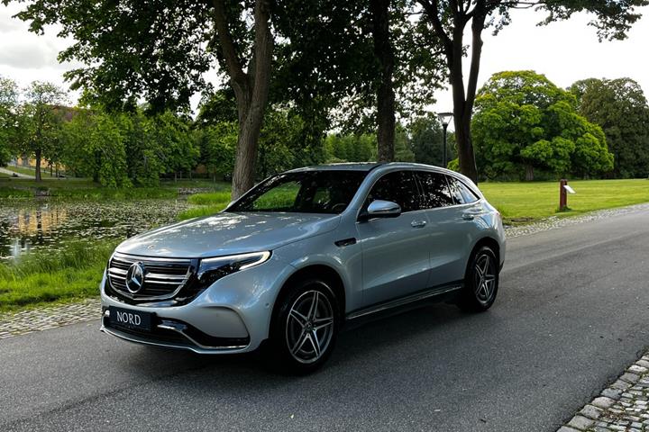 Sølv Mercedes EQC400 fra 2021
