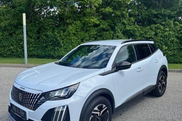 Hvid Peugeot 2008 fra 2023