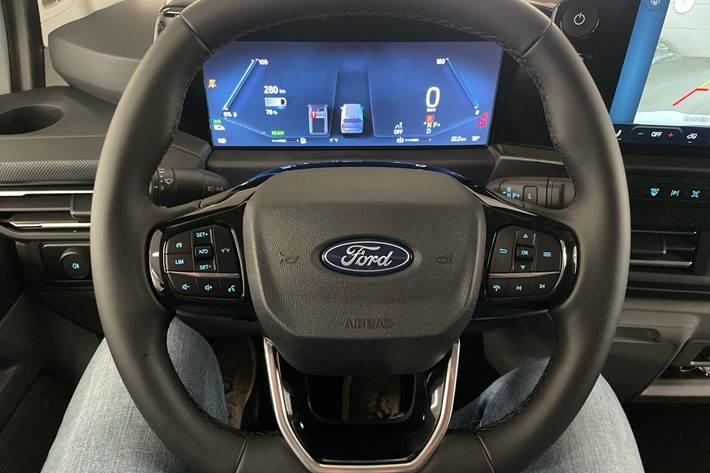 Hvid Ford E-Transit Custom 340 L2 fra 2026