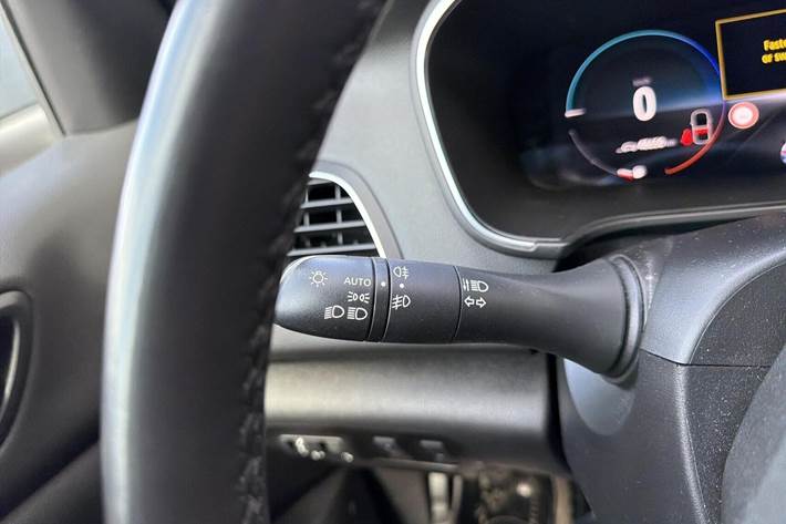 Sølv Renault Megane IV fra 2021