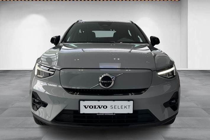 Grå Volvo EX40 fra 2025