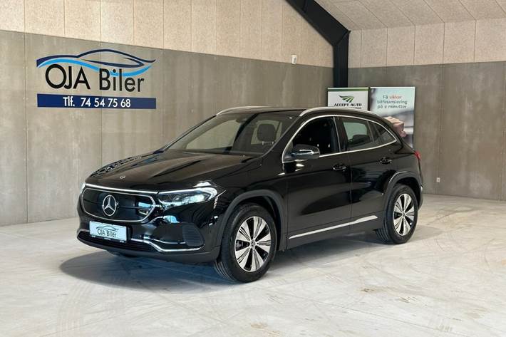 Sort Mercedes EQA250+ fra 2022 set udefra