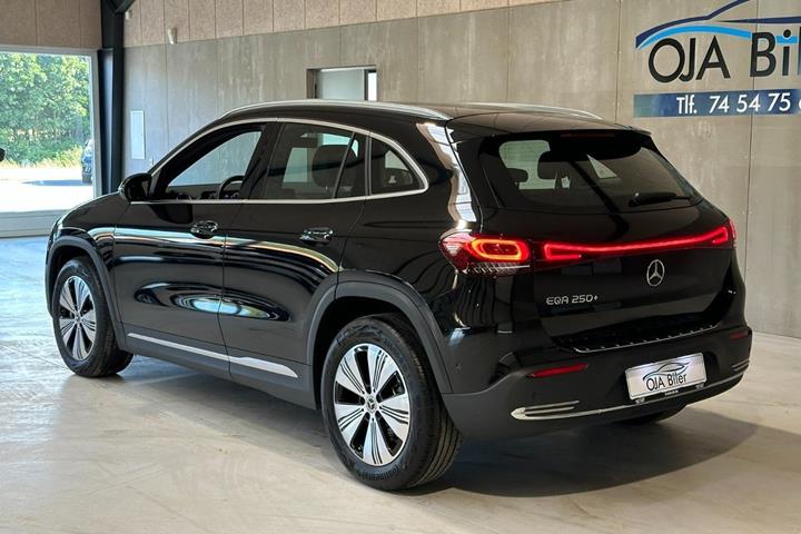 Sort Mercedes EQA250+ fra 2022