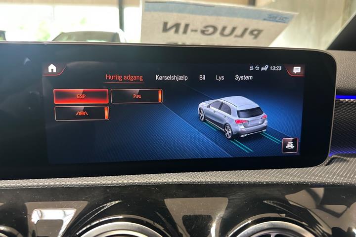 Grå Mercedes A250 e fra 2020