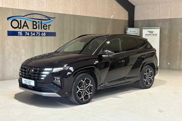 Sort Hyundai Tucson fra 2022 set udefra