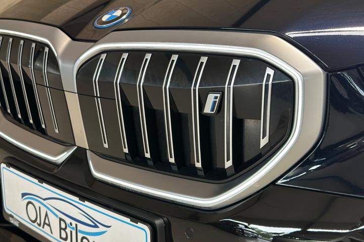 Sort BMW i5 fra 2024