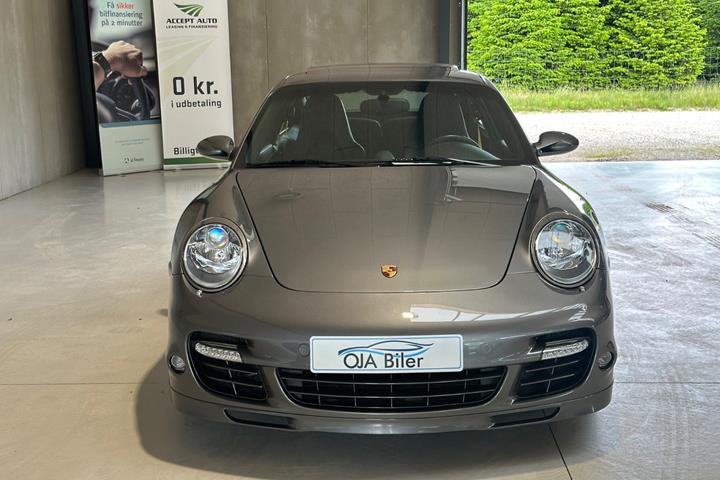 Grå Porsche 911 Turbo fra 2008