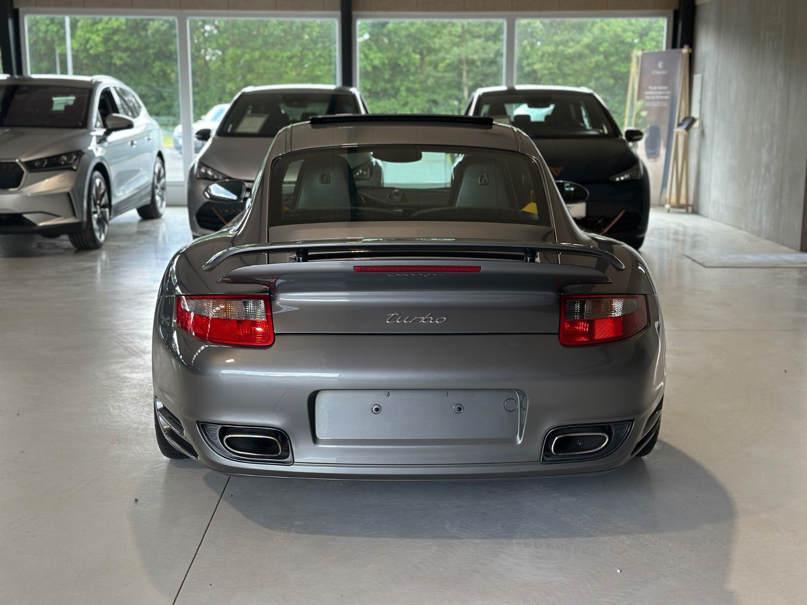 Grå Porsche 911 Turbo fra 2008