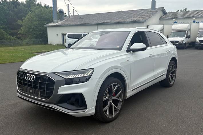 Hvid Audi Q8 fra 2019