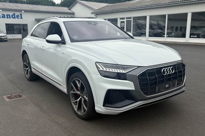 Hvid Audi Q8 fra 2019