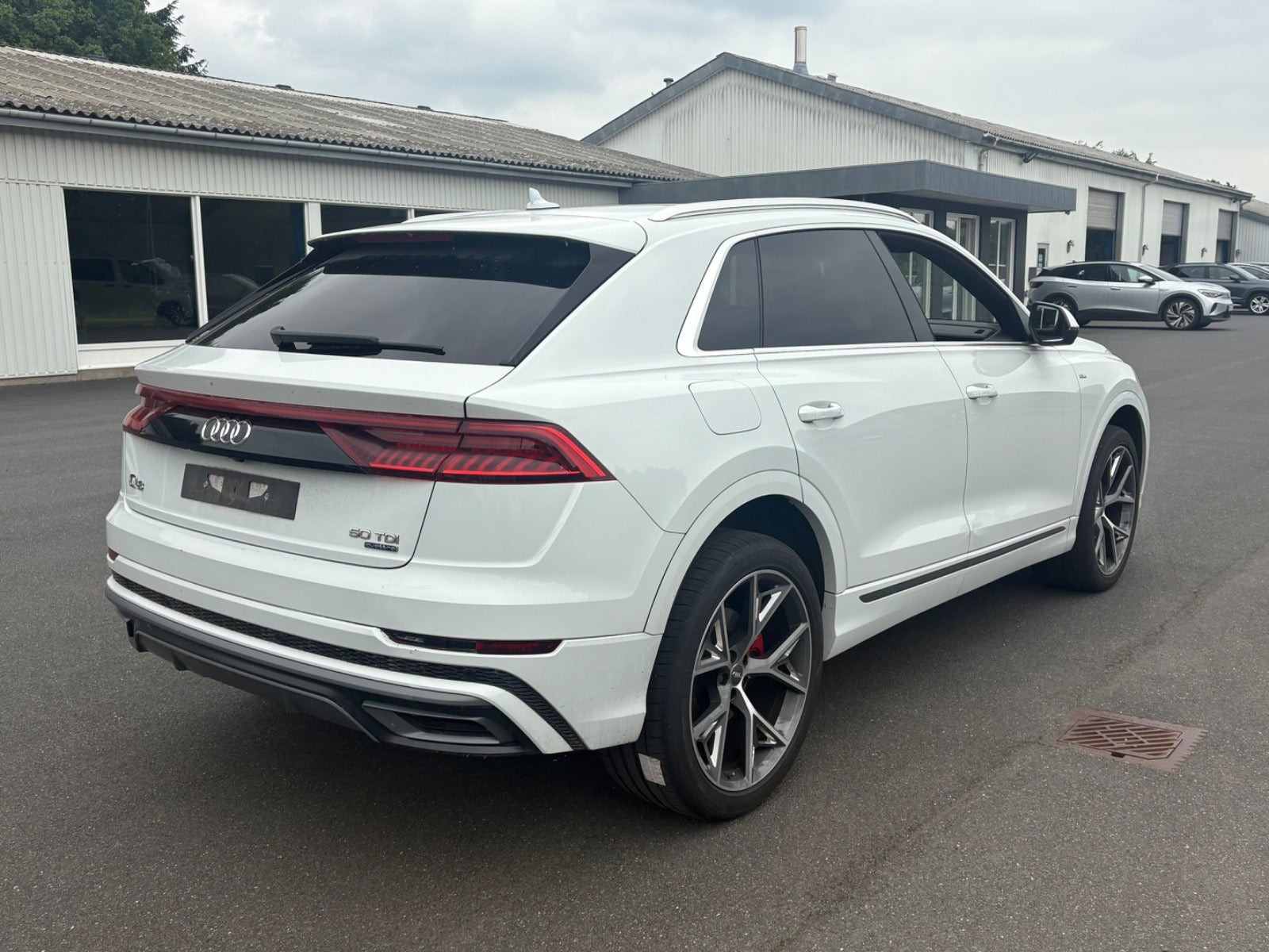 Hvid Audi Q8 fra 2019