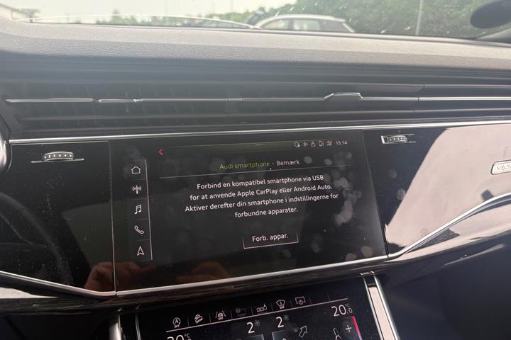 Hvid Audi Q8 fra 2019