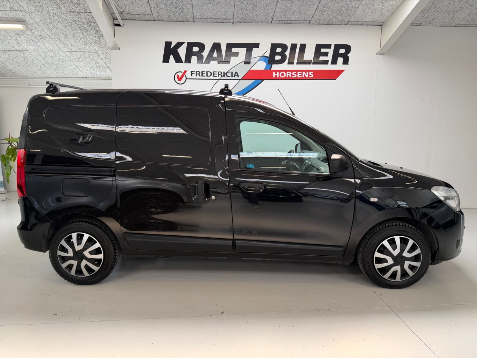 Sort Dacia Dokker fra 2020