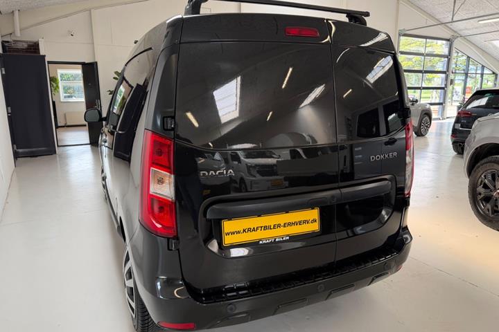 Sort Dacia Dokker fra 2020