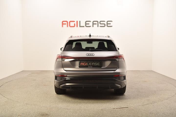 Grå Audi Q4 e-tron fra 2021