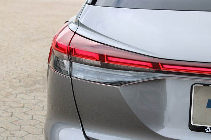 Grå Audi Q4 e-tron fra 2025