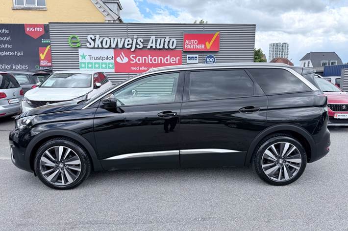 Sort Peugeot 5008 fra 2018