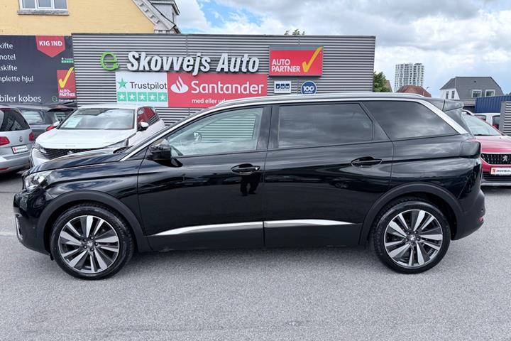 Sort Peugeot 5008 fra 2018