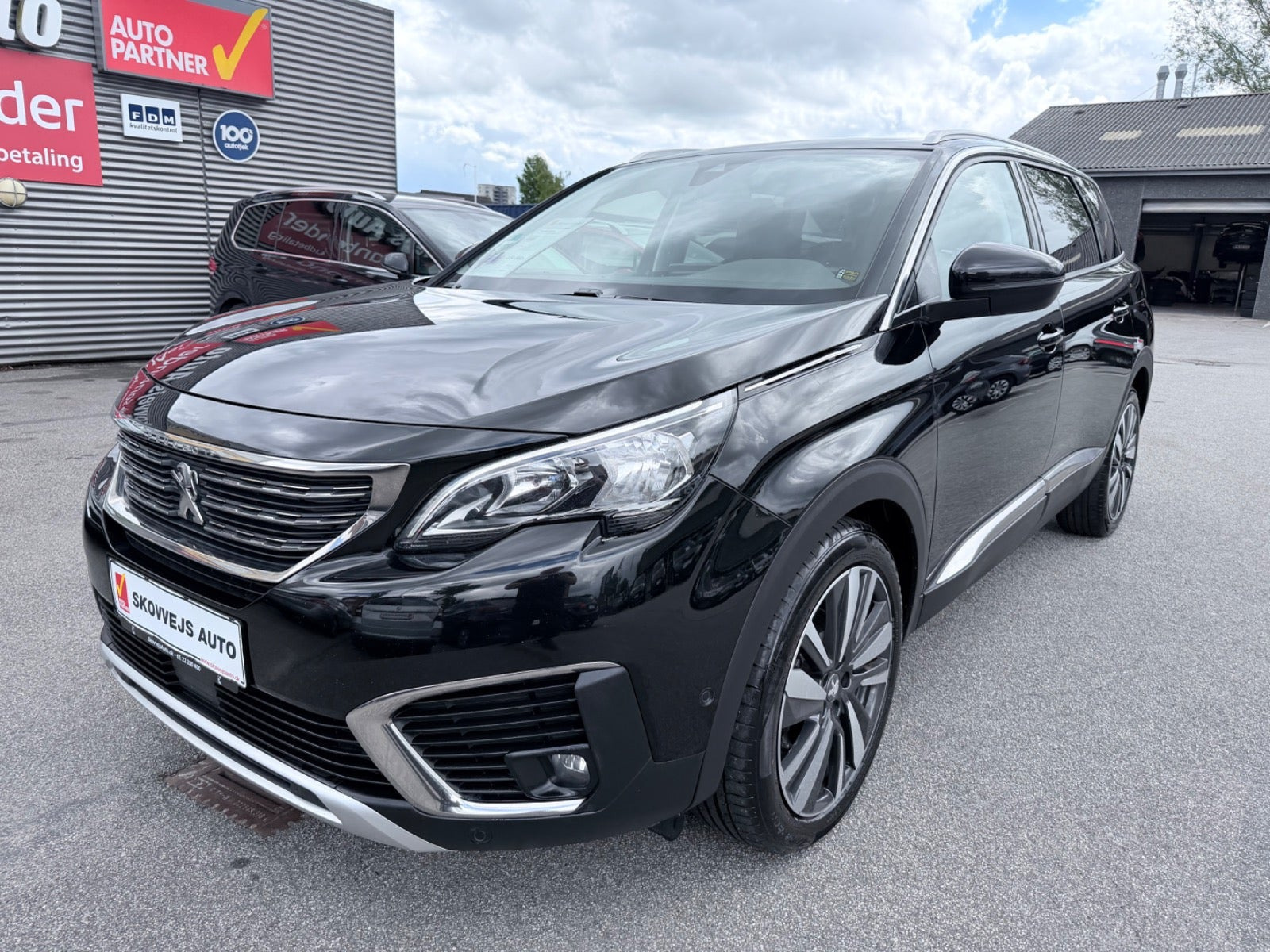 Sort Peugeot 5008 fra 2018