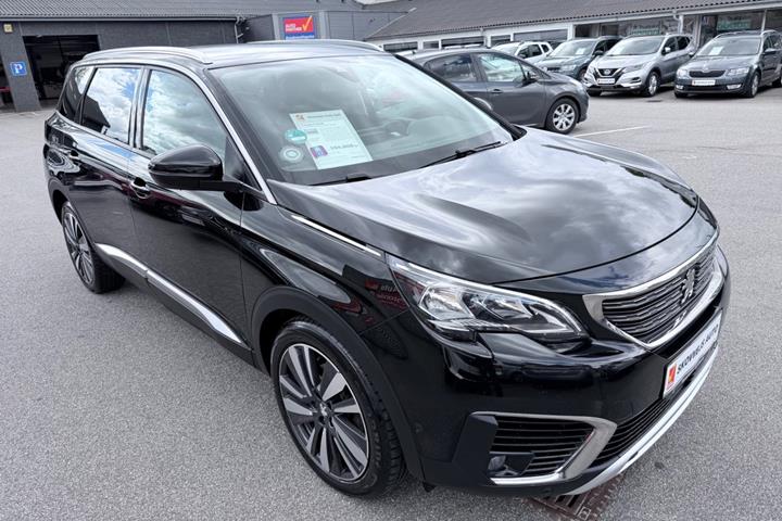 Sort Peugeot 5008 fra 2018