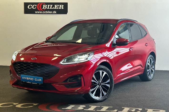 Grå Ford Kuga fra 2021 set udefra