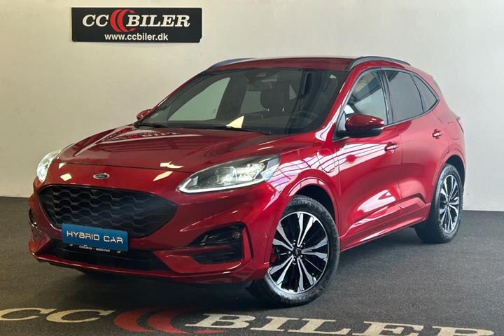 Grå Ford Kuga fra 2021 set udefra