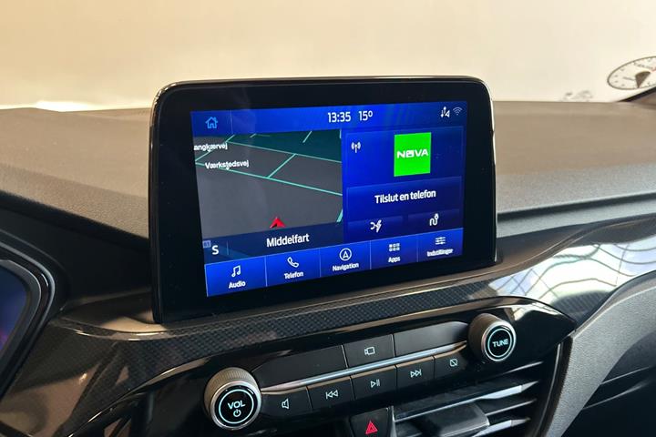 Grå Ford Kuga fra 2021