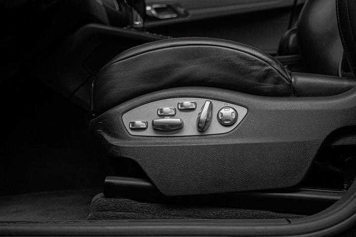 Sort Porsche Macan fra 2018