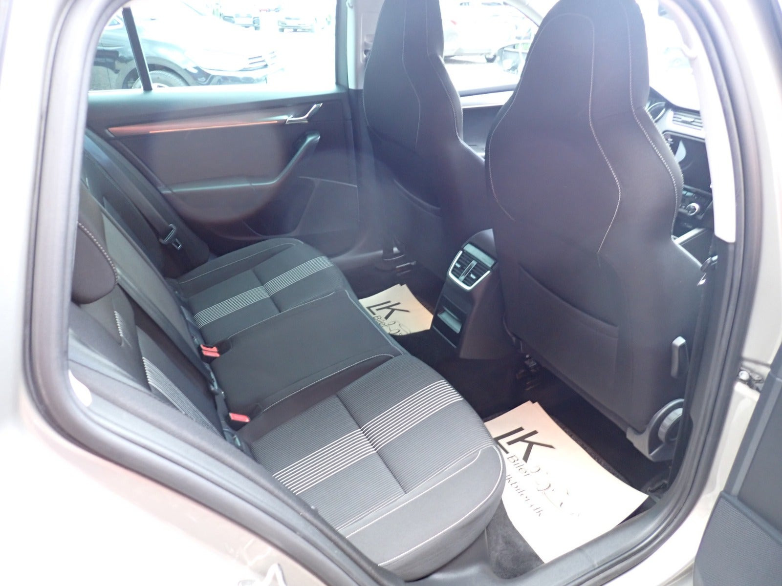 Grå Skoda Octavia fra 2019