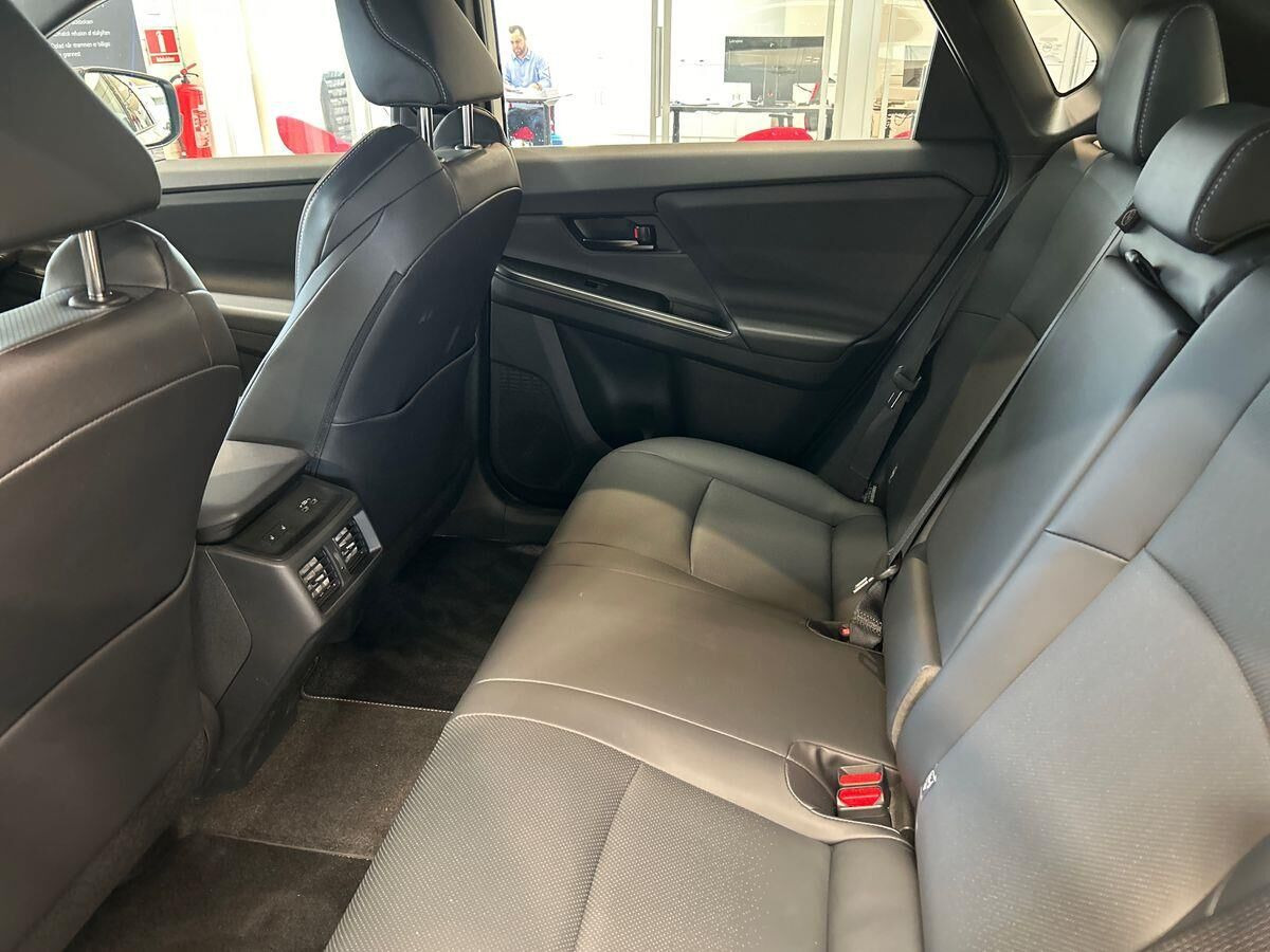 Hvid Toyota BZ4X fra 2026