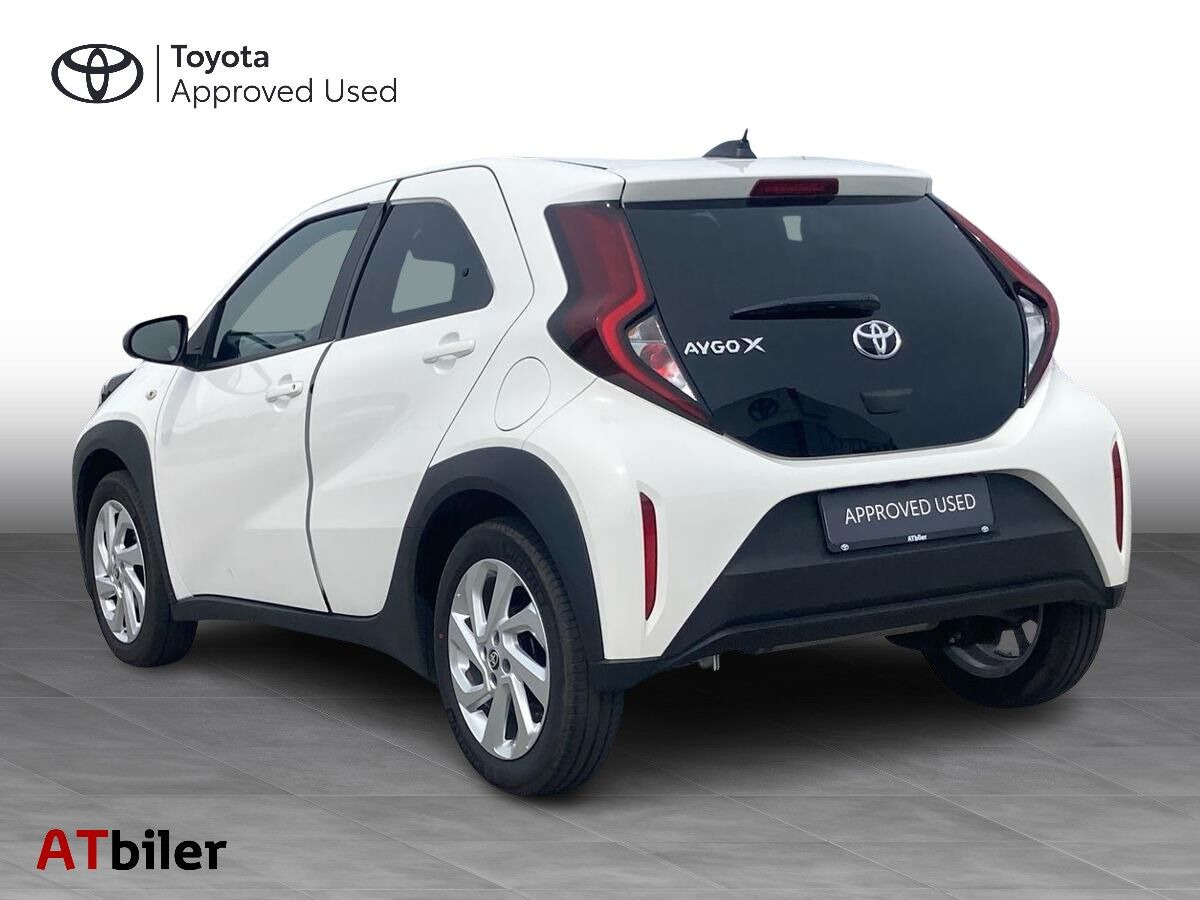 Hvid Toyota Aygo X fra 2025
