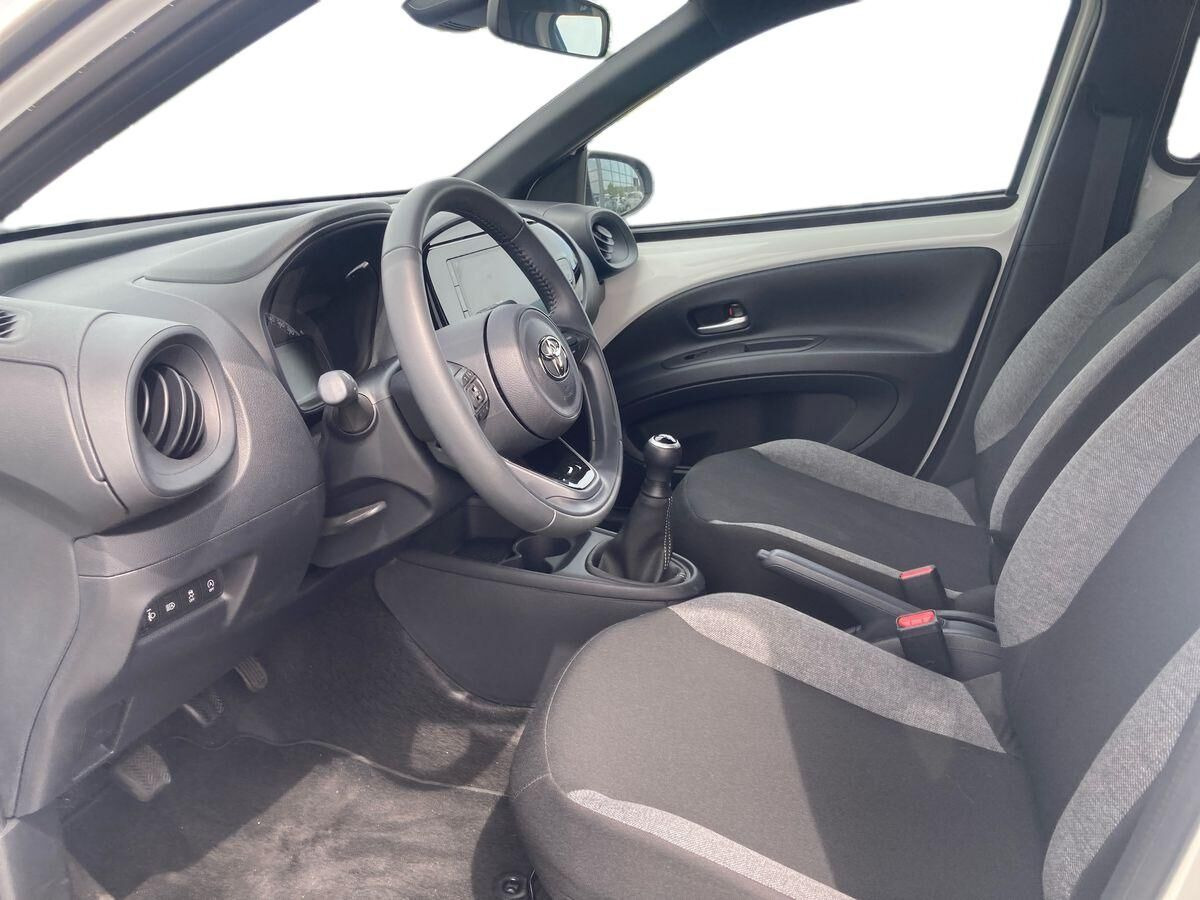 Hvid Toyota Aygo X fra 2025