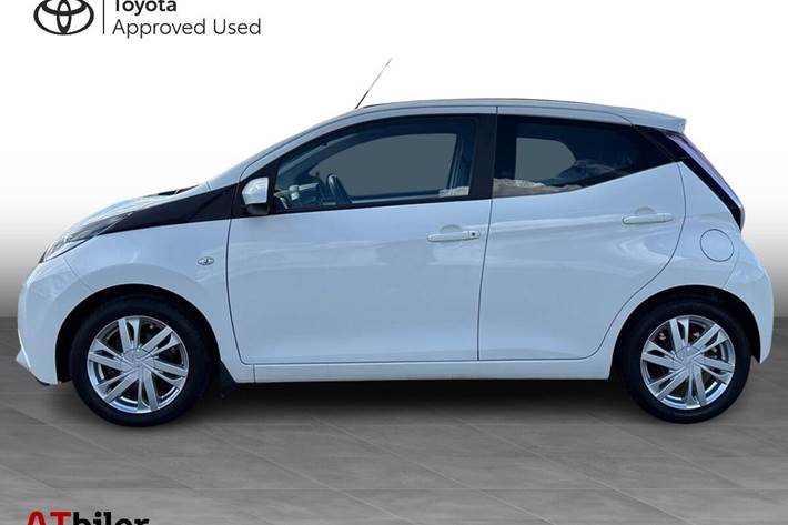 Hvid Toyota Aygo fra 2016