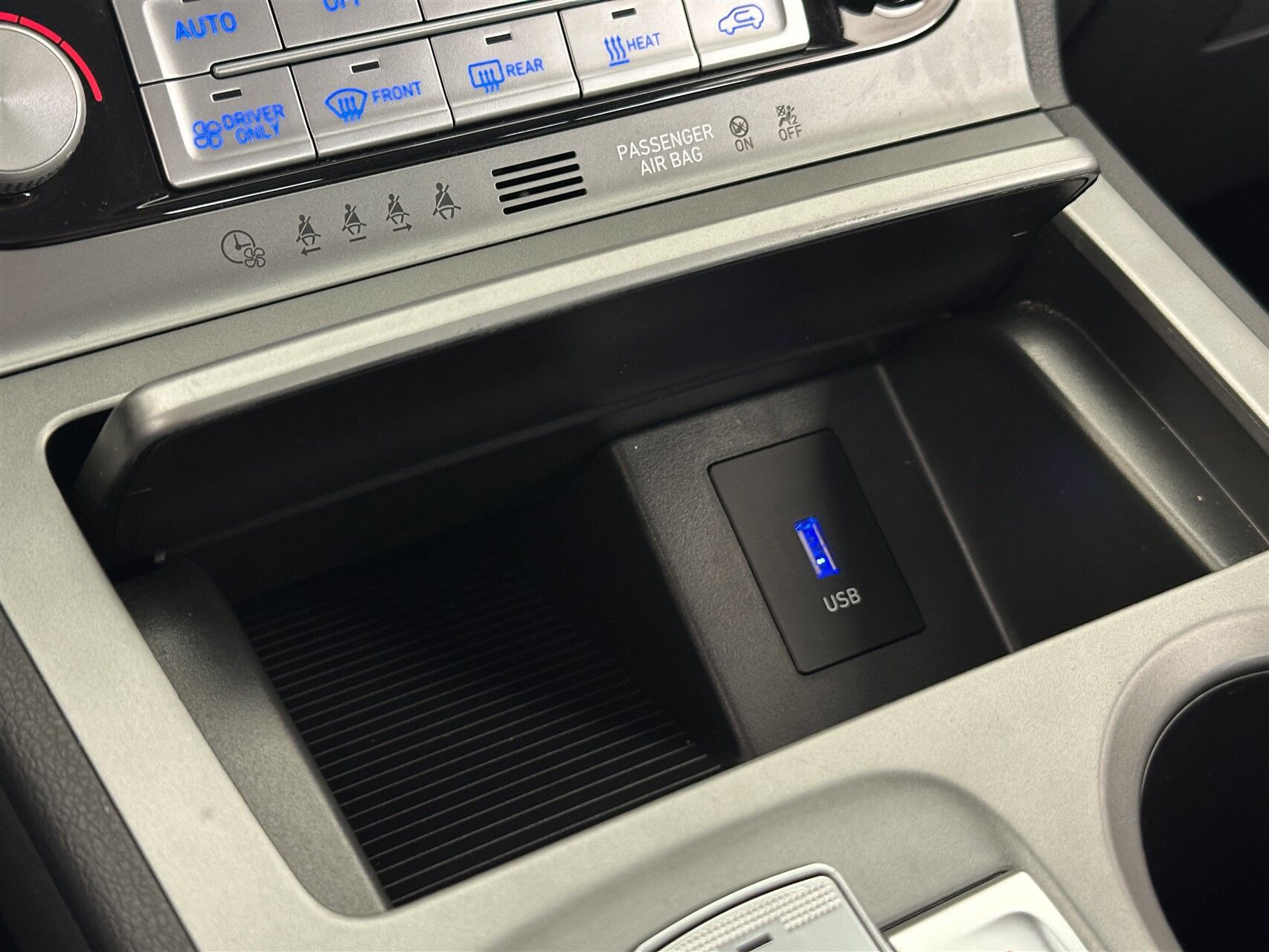 Hvid Hyundai Kona fra 2022