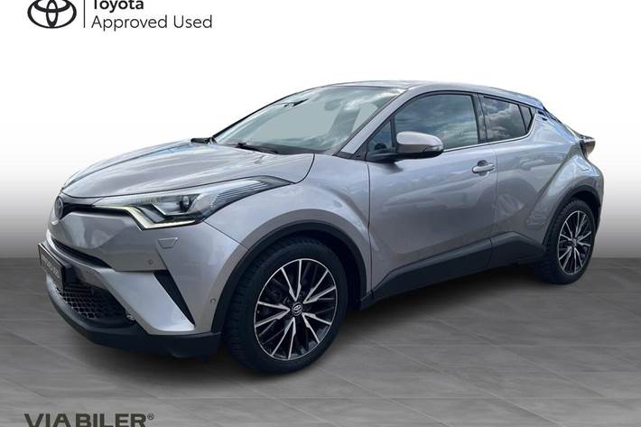 Sølv Toyota C-HR fra 2017 set udefra