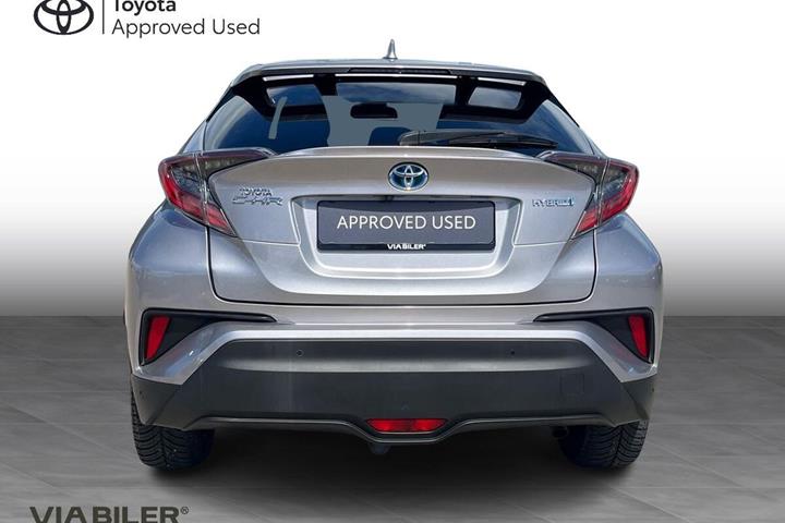 Sølv Toyota C-HR fra 2017