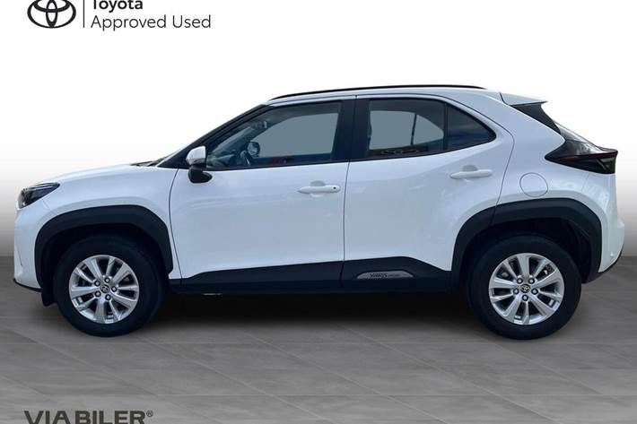 Hvid Toyota Yaris Cross fra 2024