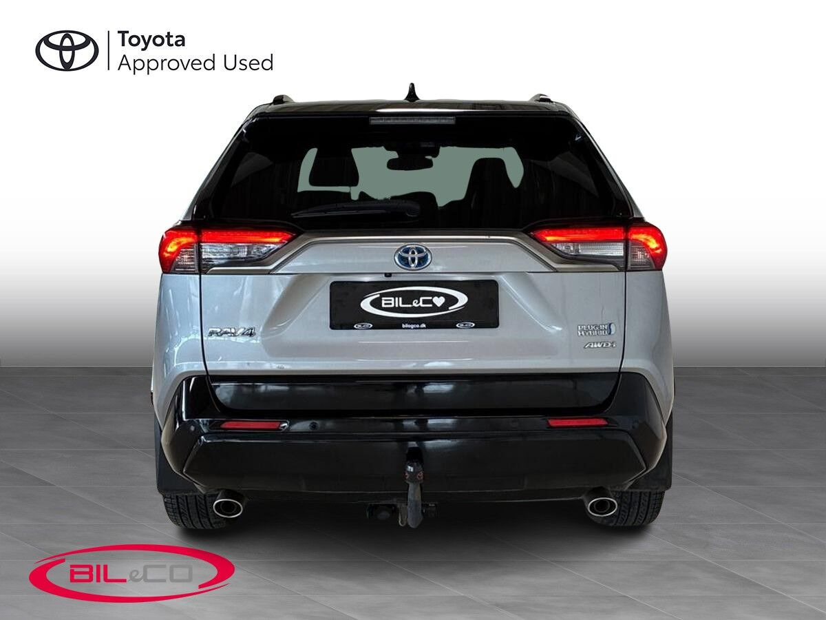 Sølv Toyota RAV4 Plug-in fra 2021