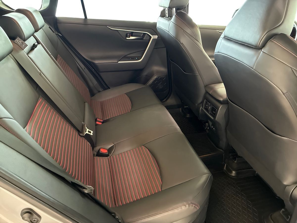 Sølv Toyota RAV4 Plug-in fra 2021