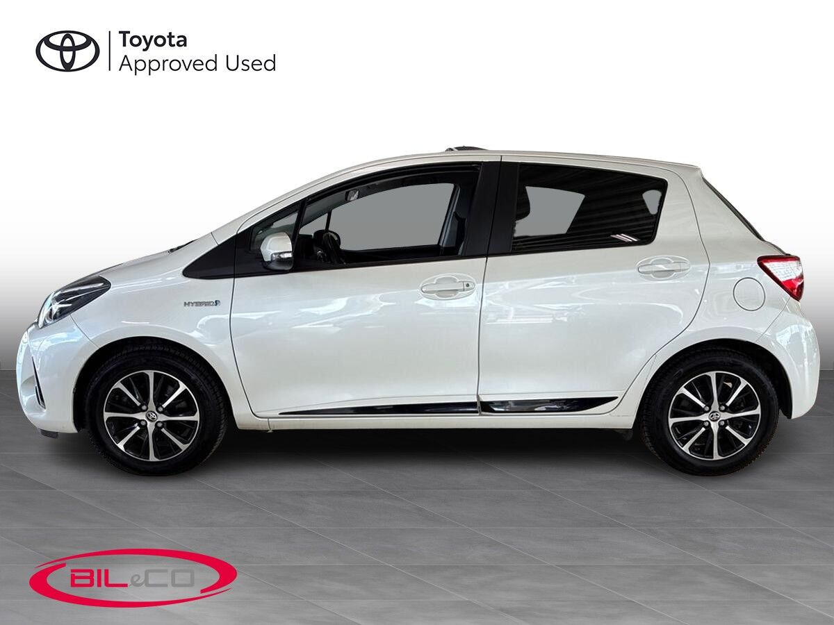 Hvid Toyota Yaris fra 2018